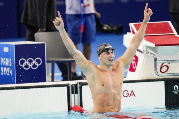 Olimpiadi di Parigi 2024 - Nicolo Martinenghi medagli d\'oro nei 100 metri rana