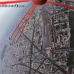 Parigi 2024, sui jet che hanno disegnato il cuore rosso in cielo