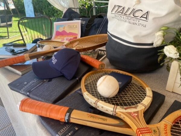 A Forte dei Marmi Italica Tennis Vintage, il torneo con le mitiche racchette di legno