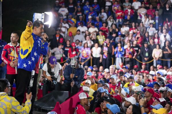 Venezuela, proteste a Caracas contro l’elezione di Maduro