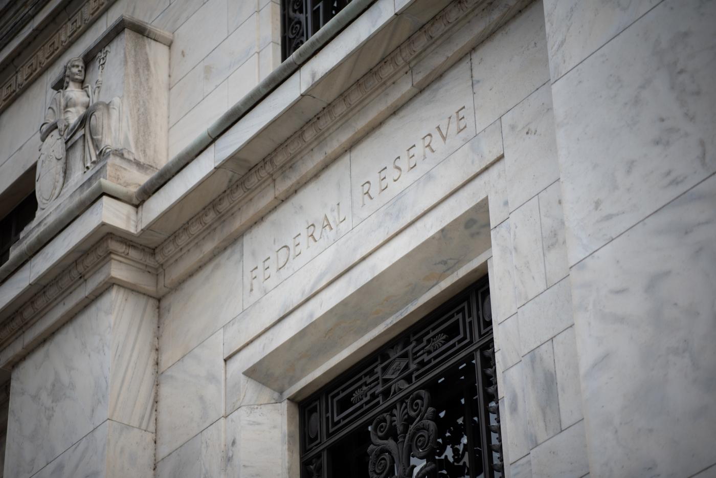 Usa, la Fed lascia i tassi invariati tra il 5,25% e il 5,50%
