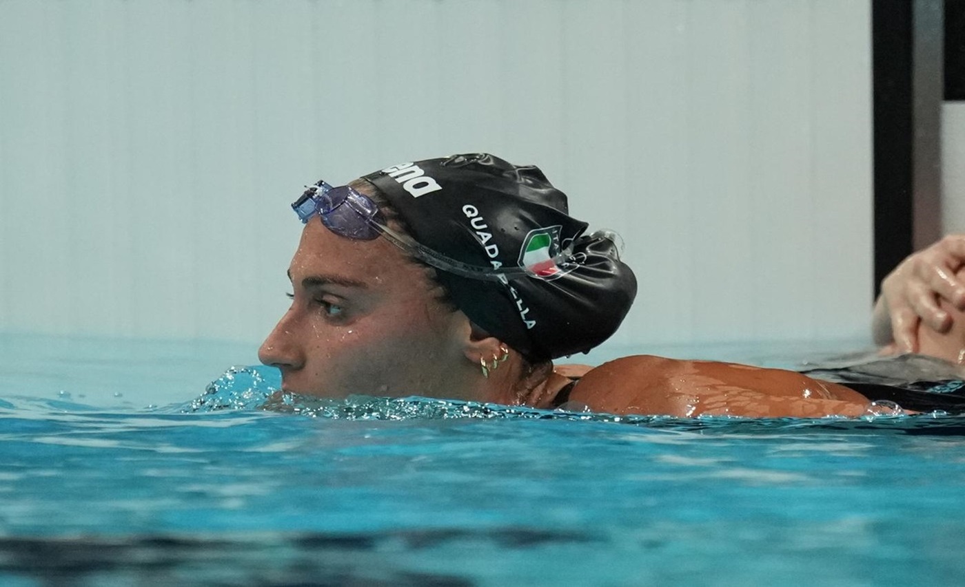 Parigi 2024, Quadarella fuori dal podio. Niente finale nei 200 dorso per Ceccon