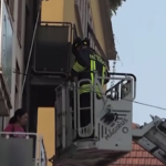 Milano, incendio in Corso Monforte: l’intervento dei vigili del fuoco