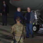 Usa, Biden e Harris accolgono tre prigionieri appena liberati dalla Russia
