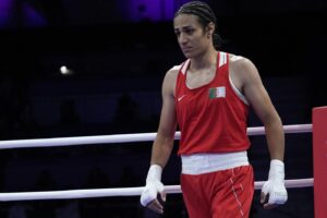 Olimpiadi di Parigi 2024 - Boxe, Angela Carini si ritira dopo pochi secondi di gara contro Imane Khelif