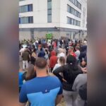 Regno Unito, militanti estrema destra irrompono in hotel richiedenti asilo