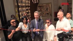 Napoli, il sindaco Manfredi al taglio del nastro del bookstore Mondadori