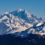 Monte Bianco, distacco da ghiacciaio: un morto e 4 feriti