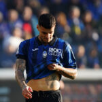 Atalanta, grave infortunio per Scamacca: rottura del crociato anteriore del ginocchio sinistro, del menisco e del collaterale