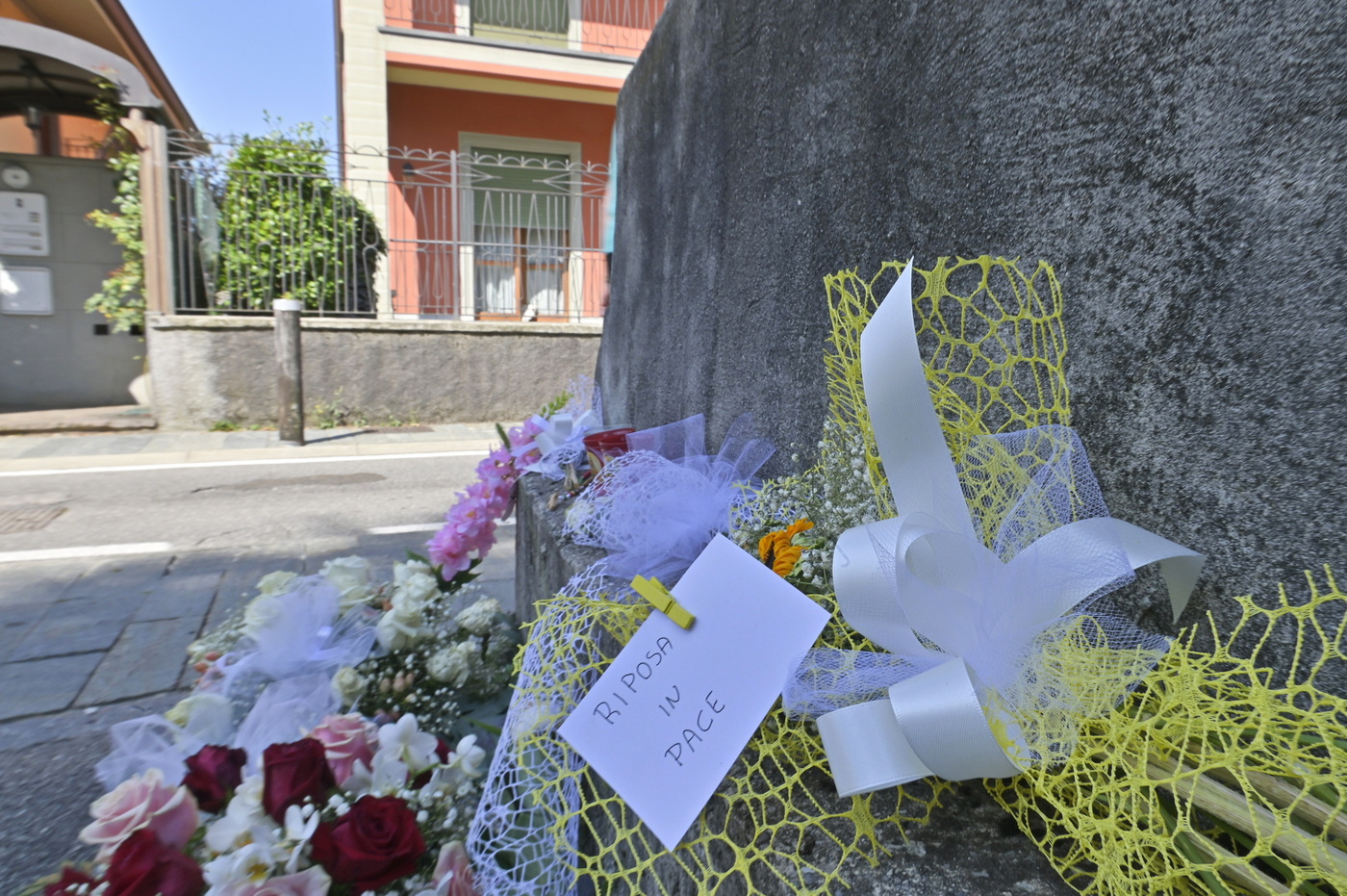 Omicidio Sharon Verzeni, il compagno: “Se avessi saputo non l’avrei lasciata uscire da sola” Omicidio Sharon Verzeni, il compagno: “Se avessi saputo non l’avrei lasciata uscire da sola”
