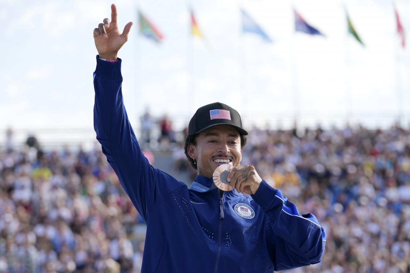 Parigi 2024, skater Usa sui social: “Dopo una settimana mia medaglia tutta rovinata”
