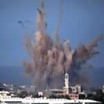 Gaza, raid israeliano su scuola: almeno 100 vittime