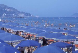 Ferragosto, 13 milioni di italiani in vacanza: giro d’affari di 7 miliardi