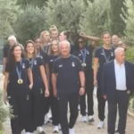 Parigi 2024, l’arrivo a Casa Italia delle azzurre dell’Italvolley