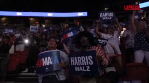 Usa, Las Vegas: migliaia di sostenitori al comizio di Kamala Harris