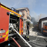 Alto Adige, incendio in zona industriale a Vipiteno: “Tenere chiuse finestre”