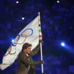 Parigi 2024, chiuse le Olimpiadi: passaggio di consegne a Los Angeles con Tom Cruise