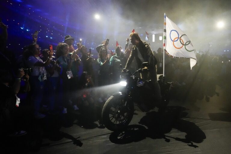 Parigi 2024, le più belle foto della cerimonia di chiusura