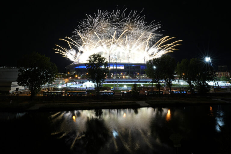 Parigi 2024, le più belle foto della cerimonia di chiusura