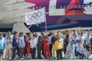 Sport, la bandiera olimpica è arrivata a Los Angeles per i Giochi 2028