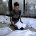 Gaza, mamma e gemelli neonati uccisi in un attacco israeliano: il padre era a registrare le nascite