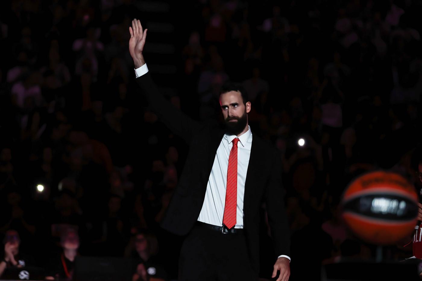 Basket, lutto per Gigi Datome: è morto il padre Sergio Basket, lutto per Gigi Datome: è morto il padre Sergio