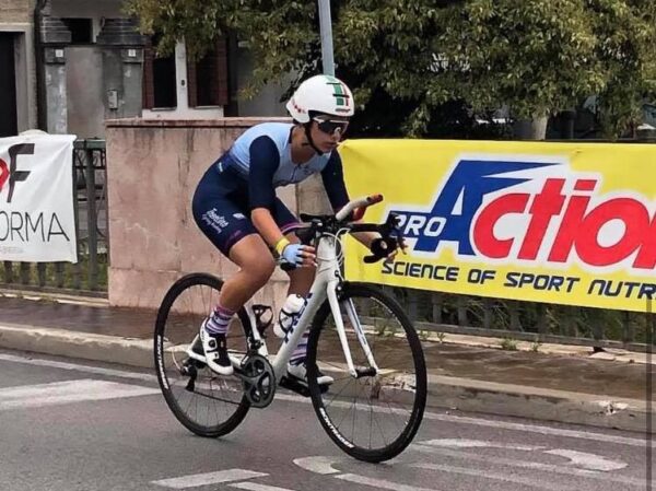 Ciclismo, cade durante corsa in Veneto: grave la 19enne Alice Toniolli