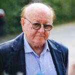 Massimo Boldi, insulti sui social. Meloni: “Solidarietà per offese da odiatori di professione”