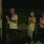 Elvis Presley, il ricordo a lume di candela a Graceland