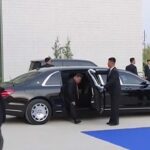 Corea del Nord, Kim Jong-un negli alloggi per gli alluvionati pranza coi bambini