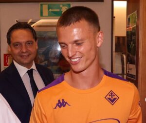 Calciomercato, Gudmundsson alla Fiorentina: prime immagini in ‘Viola’