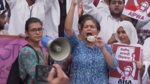 Nuova Delhi, le proteste dei medici dopo l’omicidio di una dottoressa