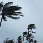 Bermuda, l’uragano Ernesto tocca terra: i residenti si mettono al riparo