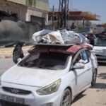 Gaza, l’esodo dei palestinesi dal campo profughi di Maghazi