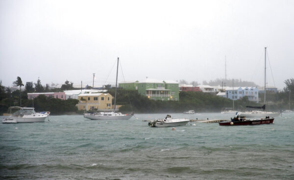 Bermuda, l’uragano Ernesto tocca terra