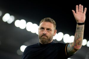 Roma, De Rossi: “Dybala? C’è qualcosa, ma è convocato”