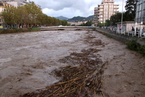 Maltempo, in Liguria allerta arancione nella notte per temporali