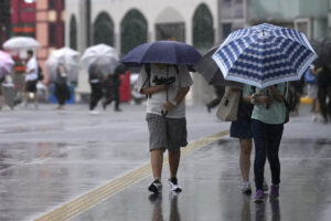 Giappone, Tokyo ritorna alla normalità dopo passaggio tifone Ampil