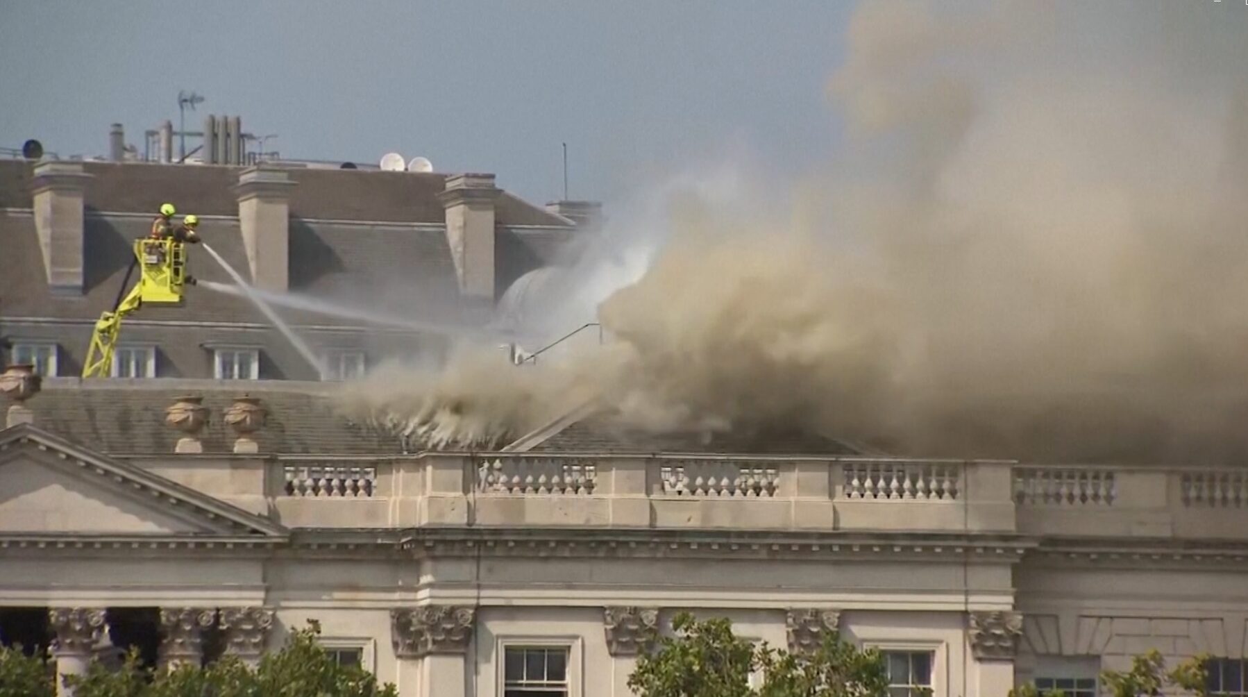 Regno Unito, incendio a Somerset House di Londra: sul posto 100 vigili fuoco