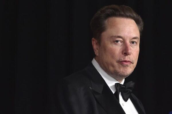 Social, Musk annuncia chiusura X in Brasile