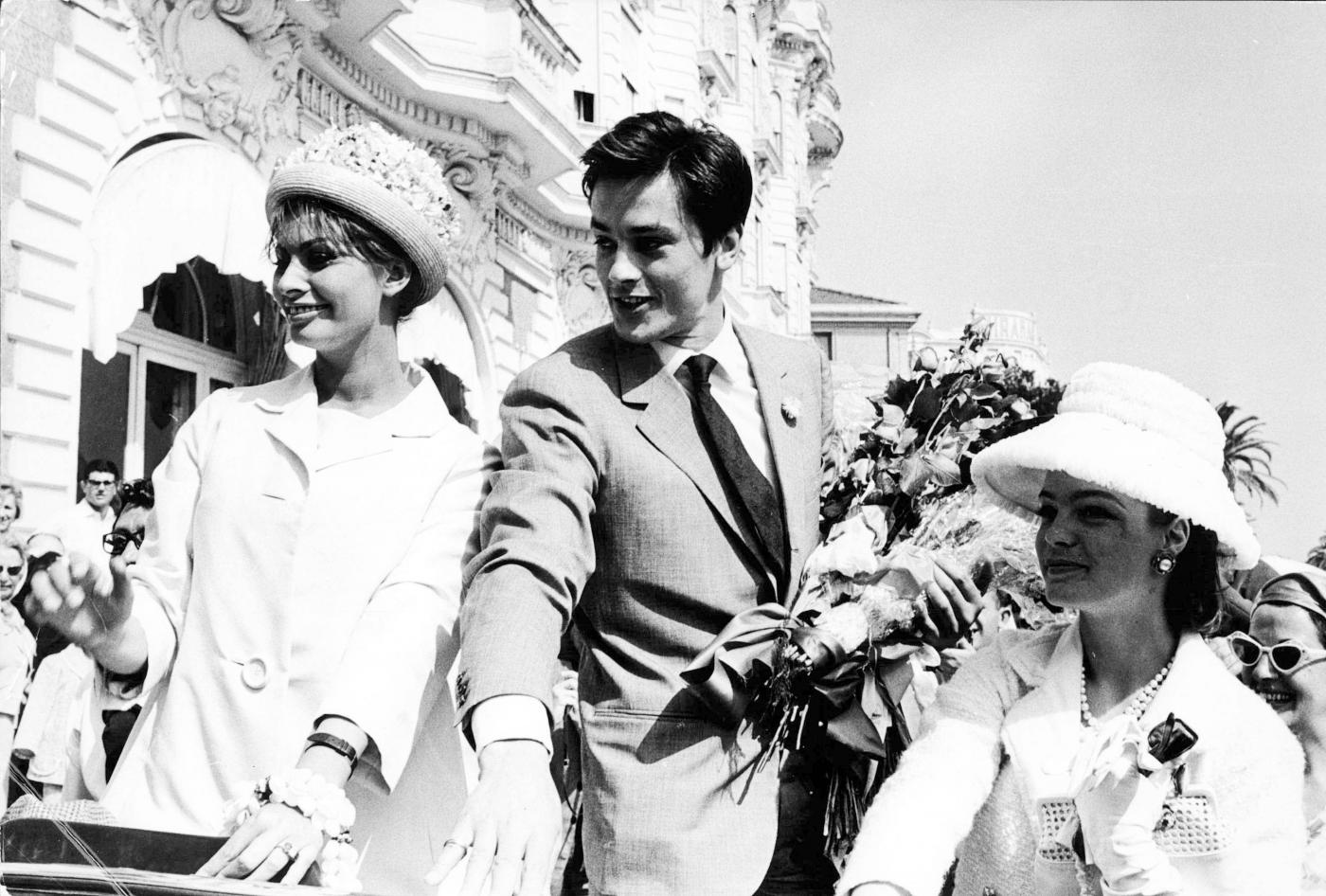 È morto Alain Delon, Brigitte Bardot: “Lascia un vuoto abissale”