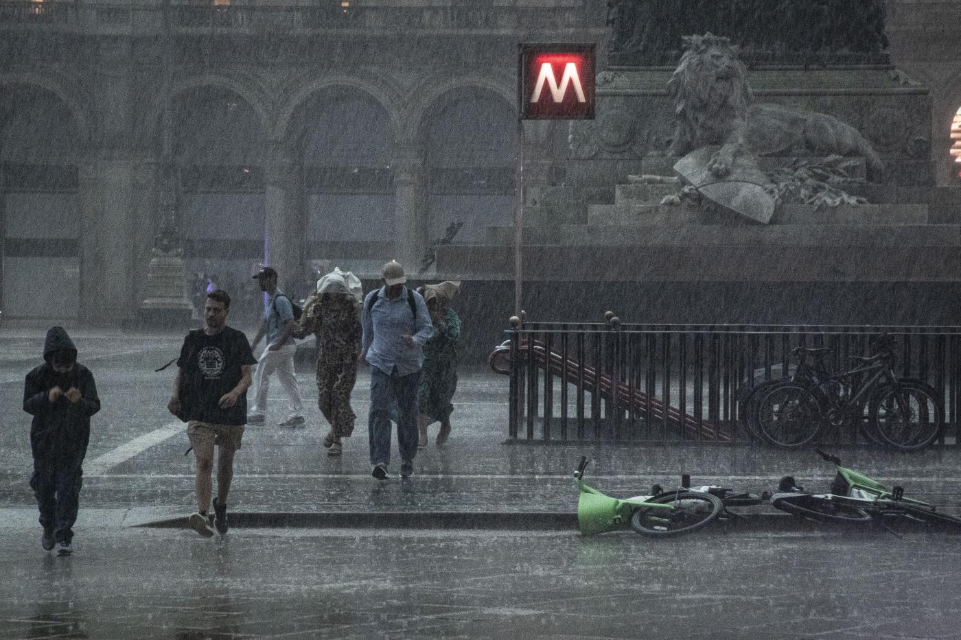 Maltempo, Milano: allerta gialla fino alle 20 per temporali