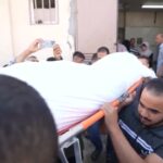 Gaza, raid israeliano a Deir al-Balah: 19 morti, anche donna e 6 figli
