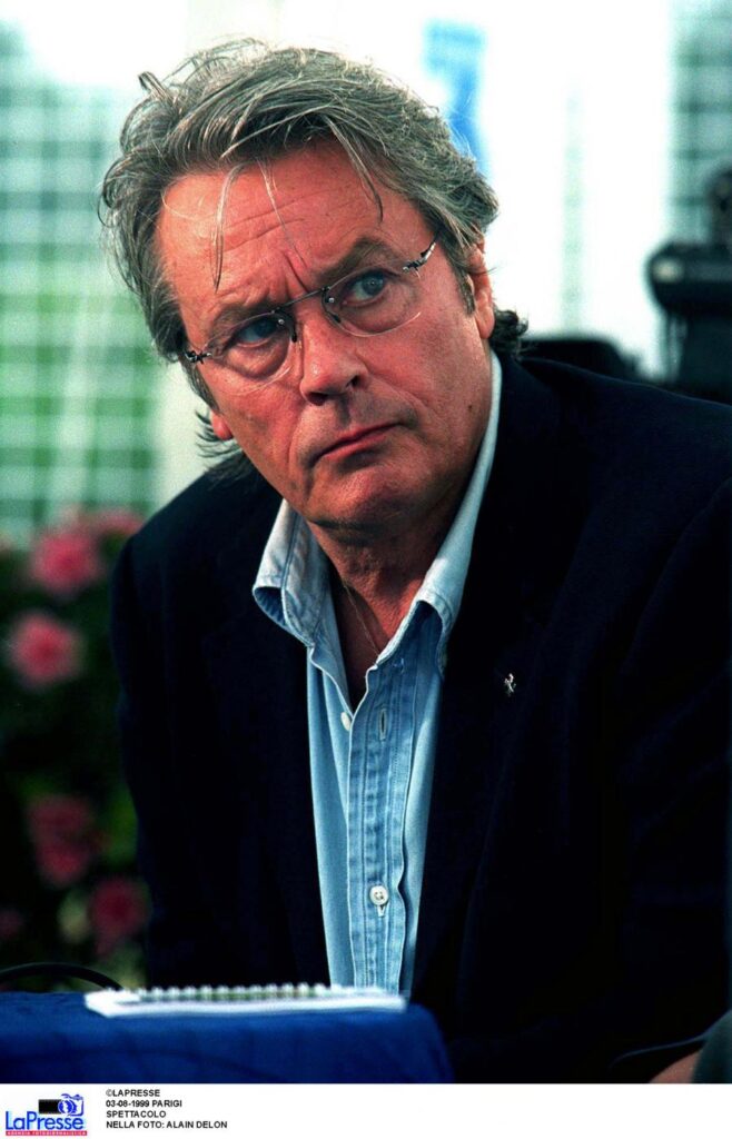 Galleria foto 'Addio ad Alain Delon, le più belle foto dell’attore francese' - foto 12