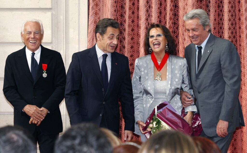 Galleria foto 'Addio ad Alain Delon, le più belle foto dell’attore francese' - foto 13