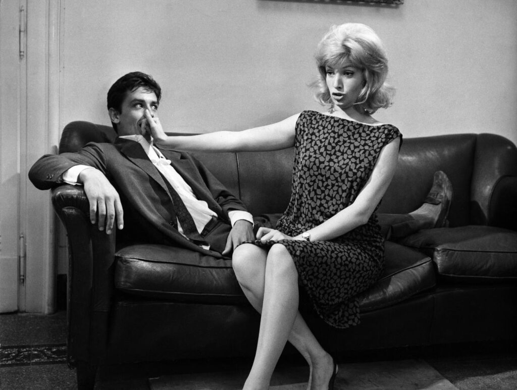 Galleria foto 'Addio ad Alain Delon, le più belle foto dell’attore francese' - foto 4