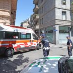 Incidenti lavoro, incastrato in nastro compattatore rifiuti: morto 22enne a Monza