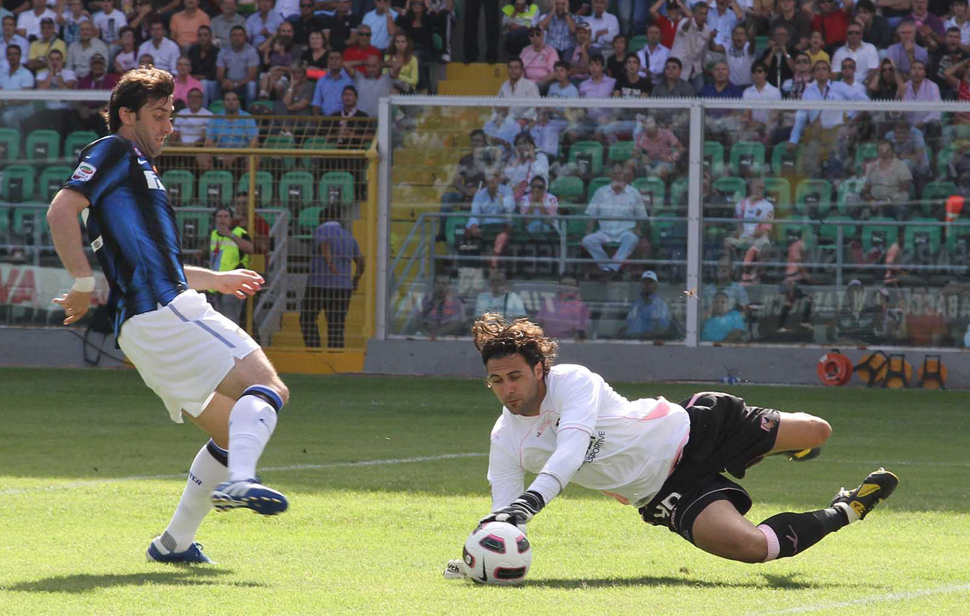 Serie B, Palermo a caccia di un portiere: verso il ritorno di Sirigu? Serie B, Palermo a caccia di un portiere: verso il ritorno di Sirigu?