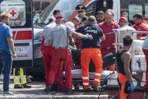 Palermo, yacht affondato: sospese operazioni recupero. Individuato quinto corpo nel relitto