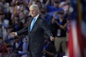 Usa 2024, Bill Clinton: “Harris è l’unica candidata con una visione”